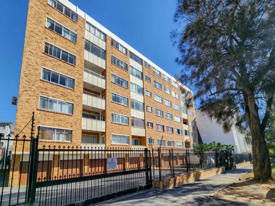 2 Bedroom Property for Sale in Sea Point Western Cape
